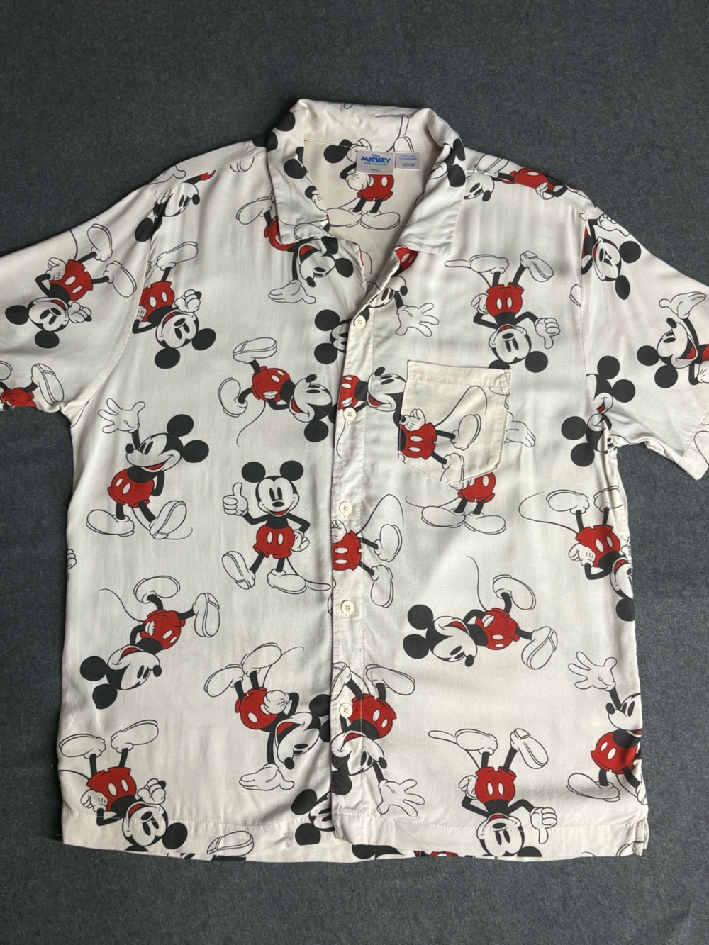 Disney Mickey Mouse Graphic Print Button-Up Shirt Pockets Short Sleeve Men’s M